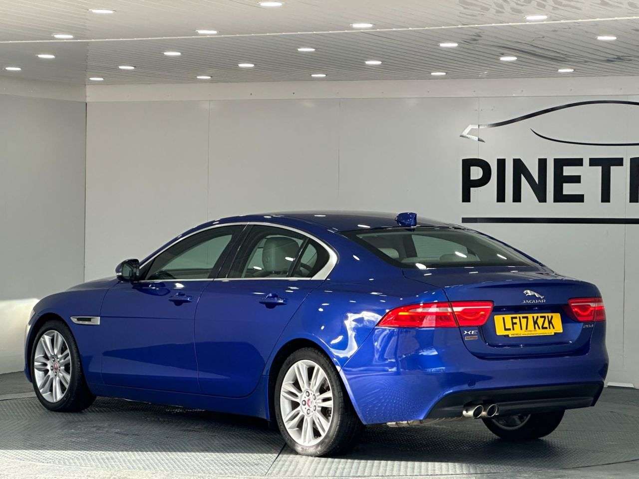 2017 JAGUAR XE 2017 JAGUAR XE