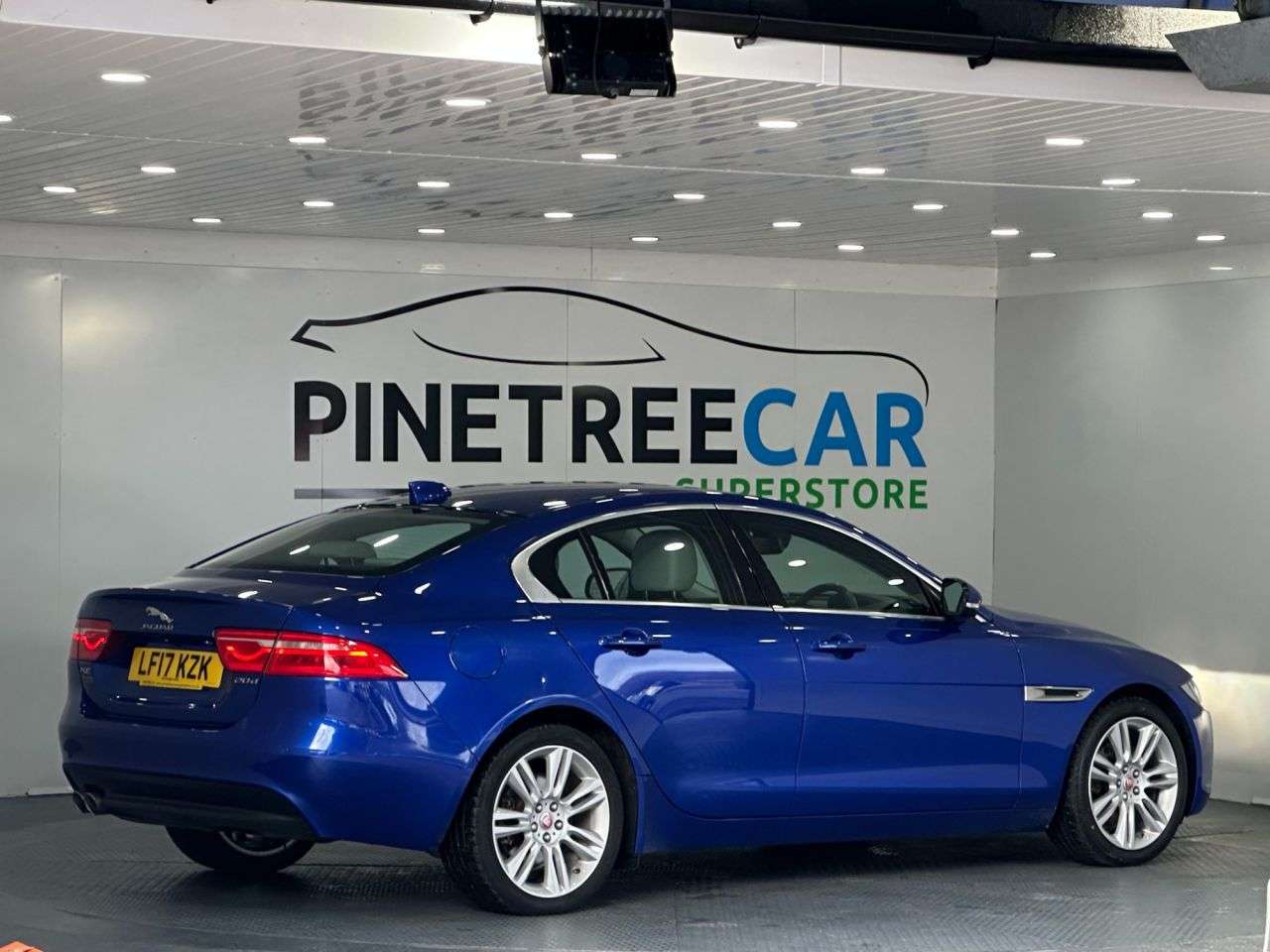 2017 JAGUAR XE 2017 JAGUAR XE