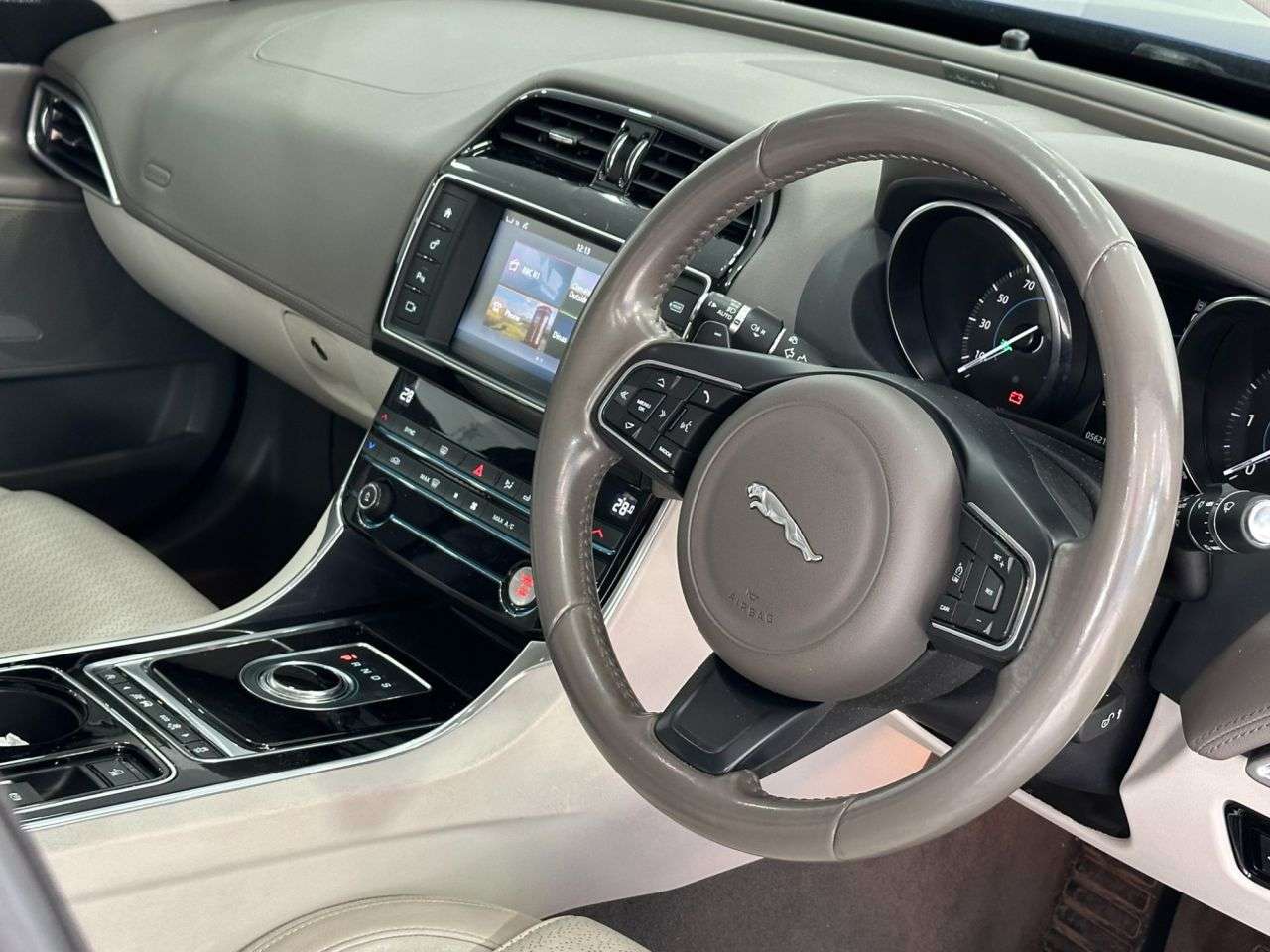 2017 JAGUAR XE 2017 JAGUAR XE