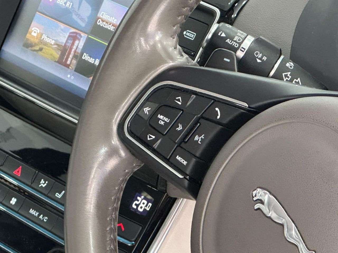 2017 JAGUAR XE 2017 JAGUAR XE