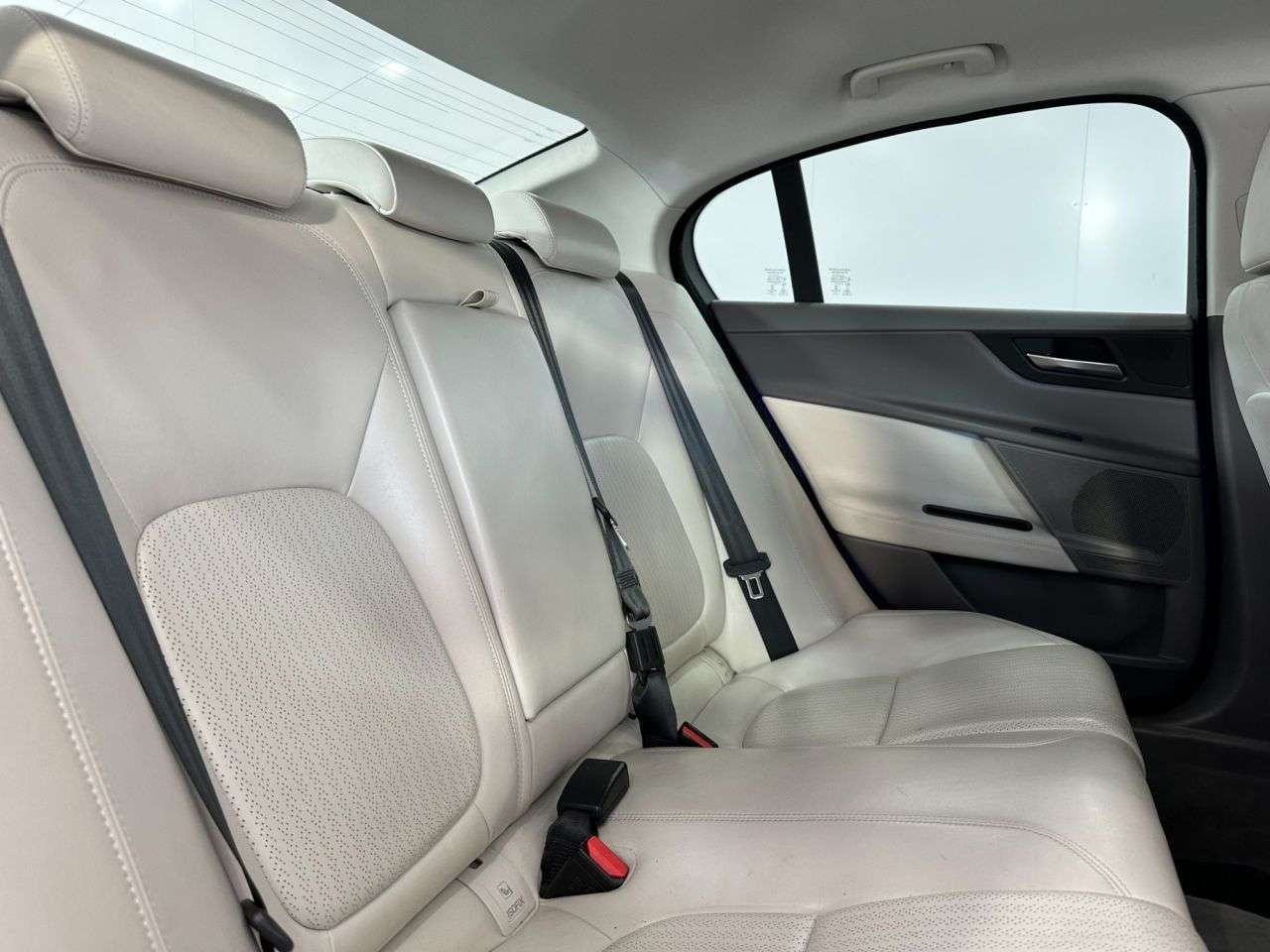 2017 JAGUAR XE 2017 JAGUAR XE