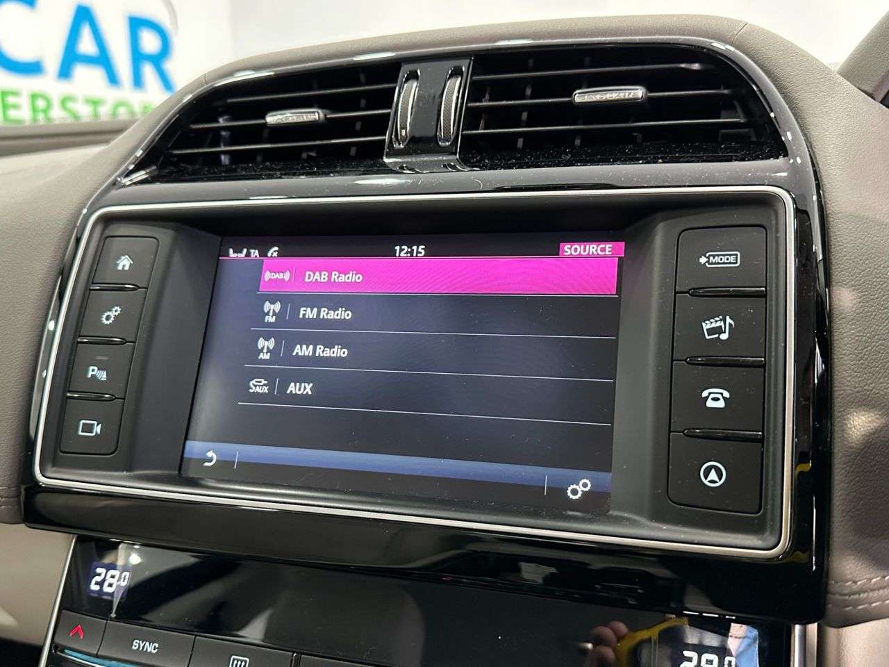 2017 JAGUAR XE 2017 JAGUAR XE