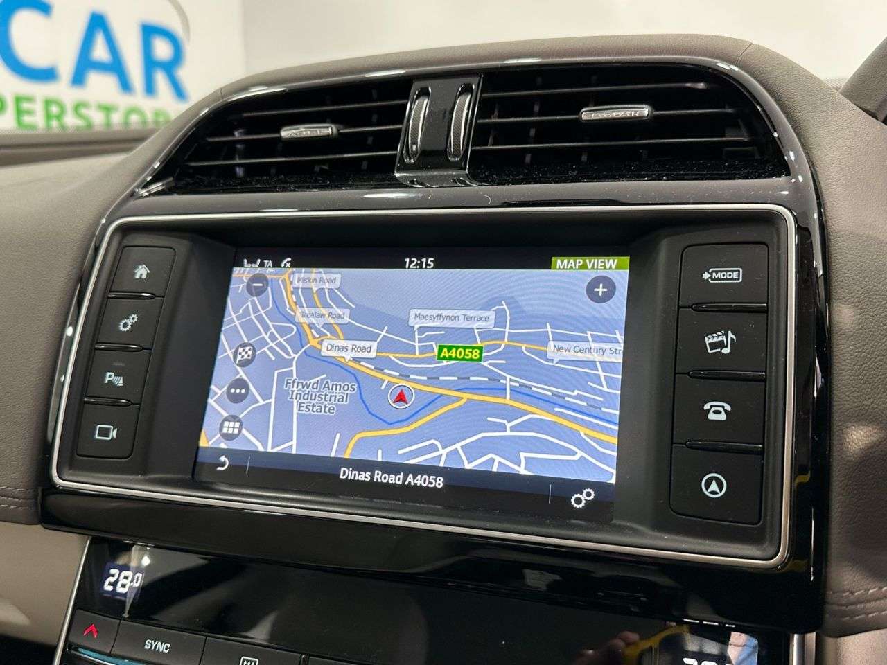 2017 JAGUAR XE 2017 JAGUAR XE