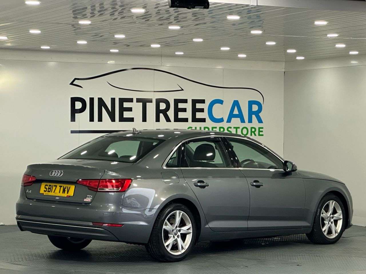 2017 AUDI A4 2017 AUDI A4