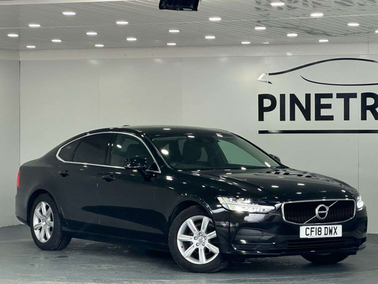 A 2018 VOLVO S90 2.0 D4 Momentum Saloon 4dr Diesel Auto Euro 6 (s/s) (190 ps) A 2018 VOLVO S90 2.0 D4 Momentum Saloon 4dr Diesel Auto Euro 6 (s/s) (190 ps)