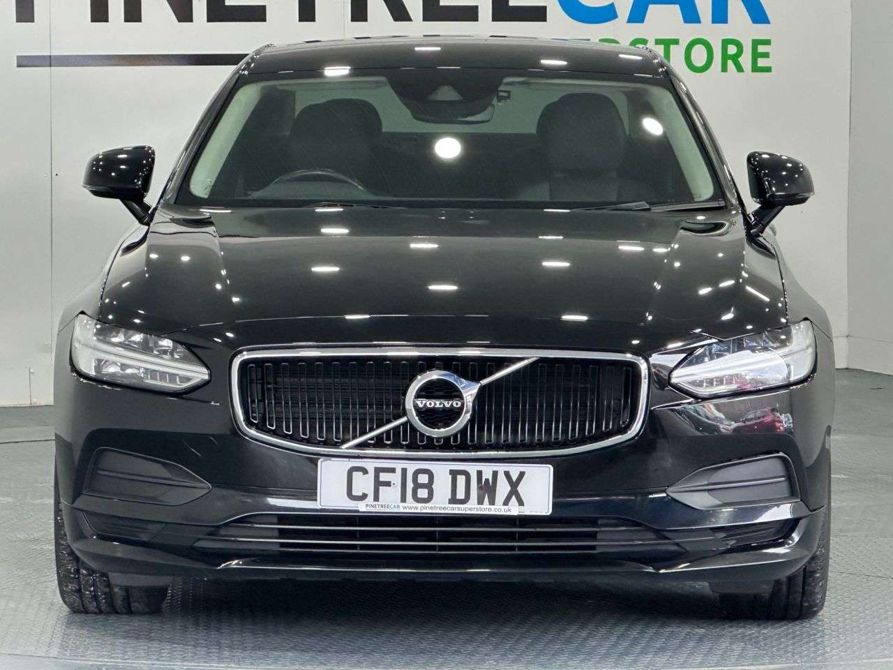 A 2018 VOLVO S90 2.0 D4 Momentum Saloon 4dr Diesel Auto Euro 6 (s/s) (190 ps) A 2018 VOLVO S90 2.0 D4 Momentum Saloon 4dr Diesel Auto Euro 6 (s/s) (190 ps)