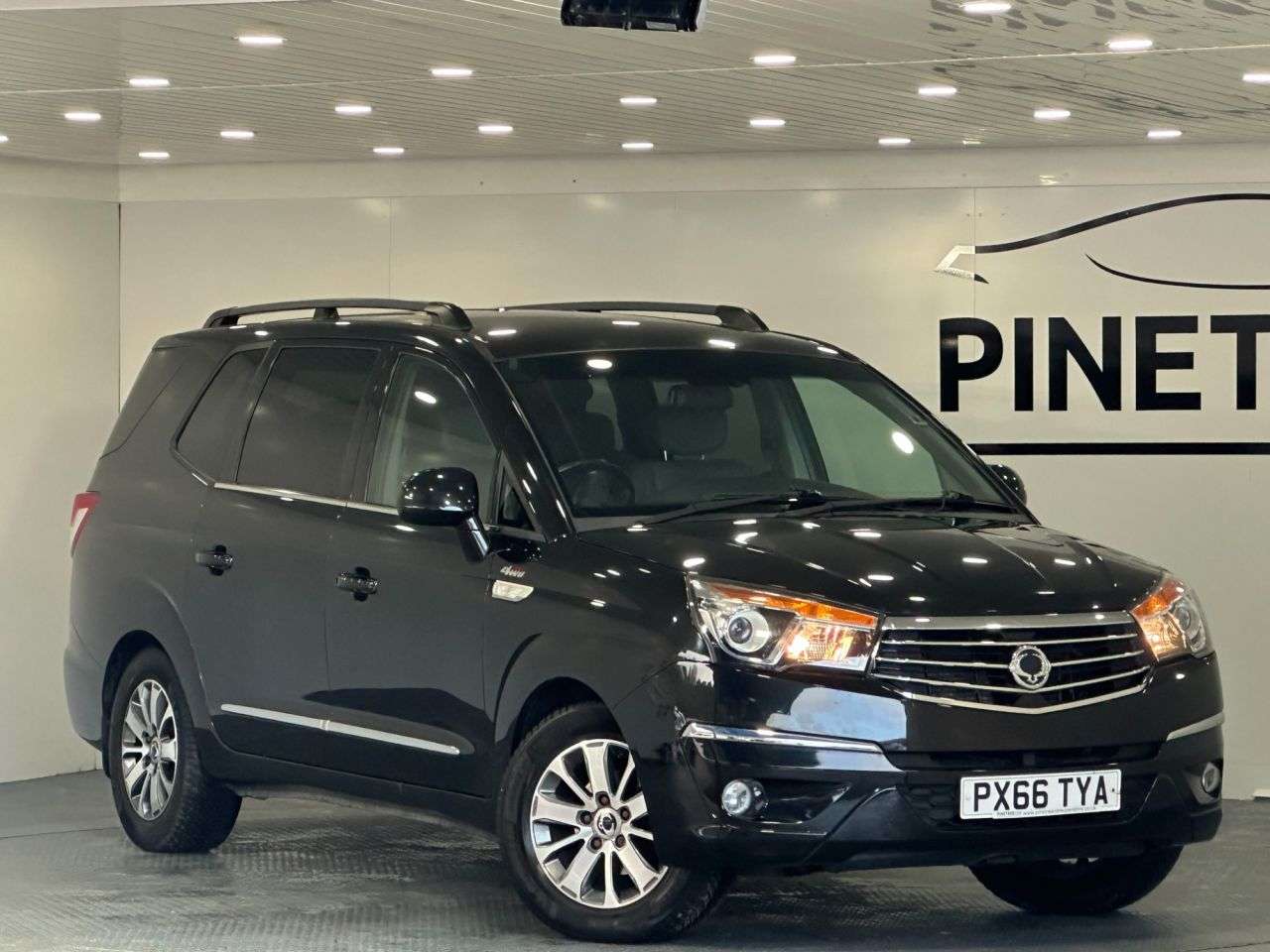 A 2016 SSANGYONG TURISMO 2.2D ELX MPV 5dr Diesel T-Tronic 4WD Selectable Euro 6 (178 ps) A 2016 SSANGYONG TURISMO 2.2D ELX MPV 5dr Diesel T-Tronic 4WD Selectable Euro 6 (178 ps)