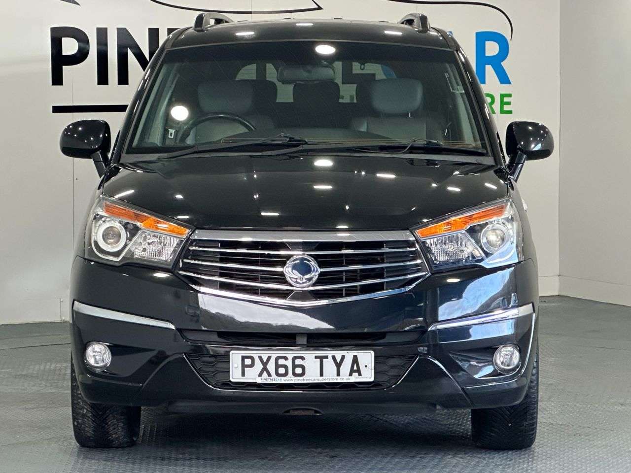 A 2016 SSANGYONG TURISMO 2.2D ELX MPV 5dr Diesel T-Tronic 4WD Selectable Euro 6 (178 ps) A 2016 SSANGYONG TURISMO 2.2D ELX MPV 5dr Diesel T-Tronic 4WD Selectable Euro 6 (178 ps)