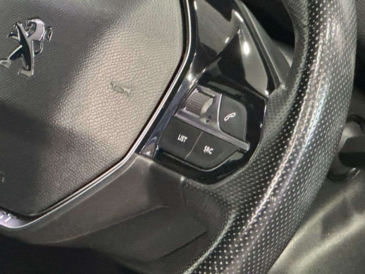 2019 PEUGEOT 3008 2019 PEUGEOT 3008