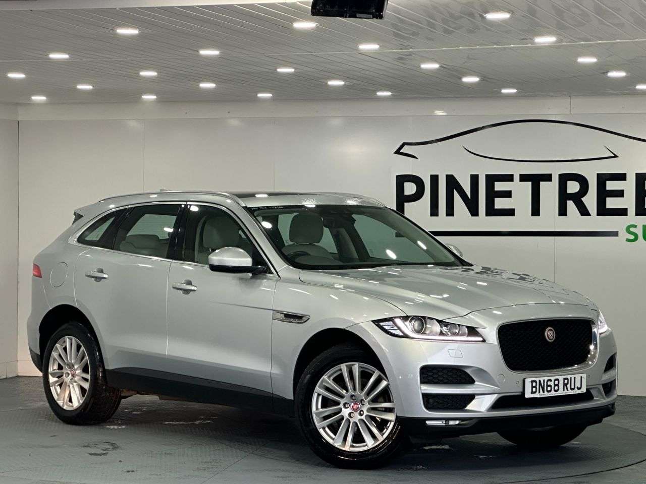 A 2018 JAGUAR F-PACE 2.0 D180 Portfolio SUV 5dr Diesel Auto AWD Euro 6 (s/s) (180 ps) A 2018 JAGUAR F-PACE 2.0 D180 Portfolio SUV 5dr Diesel Auto AWD Euro 6 (s/s) (180 ps)