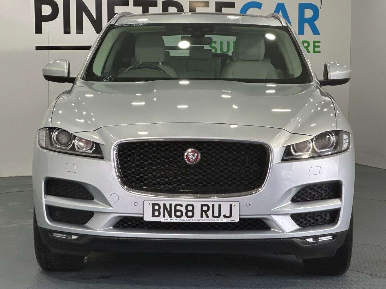 A 2018 JAGUAR F-PACE 2.0 D180 Portfolio SUV 5dr Diesel Auto AWD Euro 6 (s/s) (180 ps) A 2018 JAGUAR F-PACE 2.0 D180 Portfolio SUV 5dr Diesel Auto AWD Euro 6 (s/s) (180 ps)