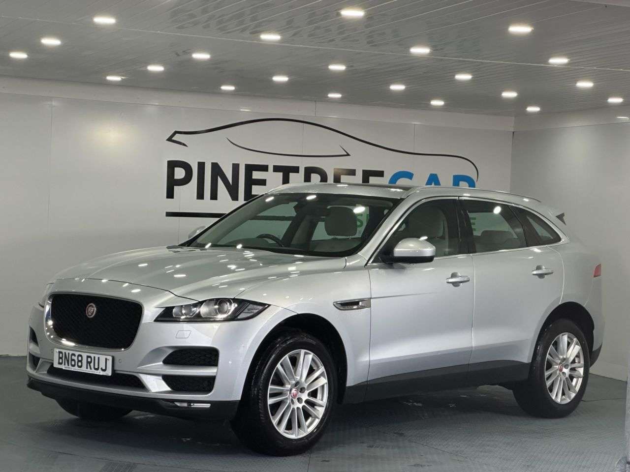A 2018 JAGUAR F-PACE 2.0 D180 Portfolio SUV 5dr Diesel Auto AWD Euro 6 (s/s) (180 ps) A 2018 JAGUAR F-PACE 2.0 D180 Portfolio SUV 5dr Diesel Auto AWD Euro 6 (s/s) (180 ps)