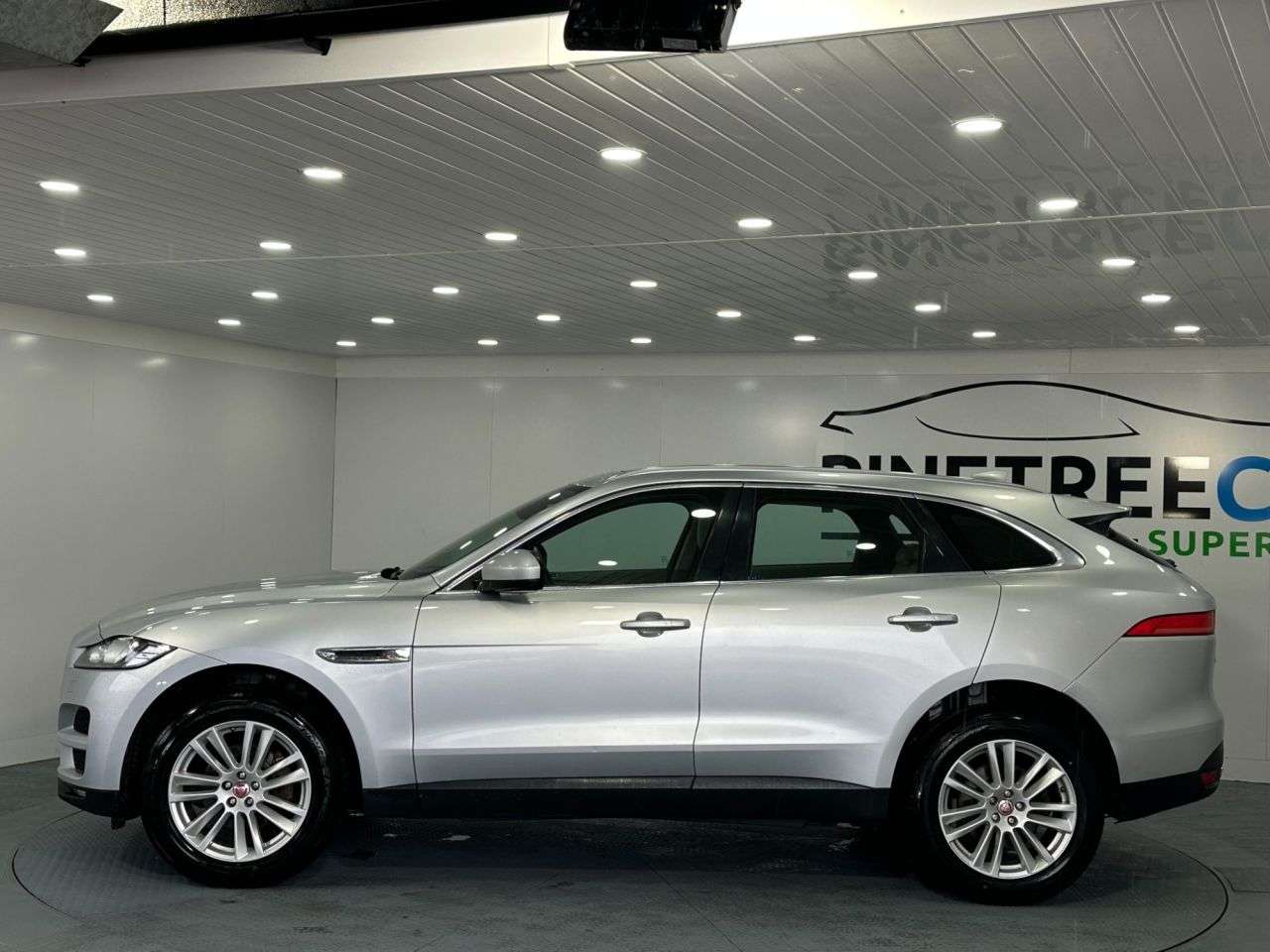 2018 JAGUAR F-PACE 2018 JAGUAR F-PACE