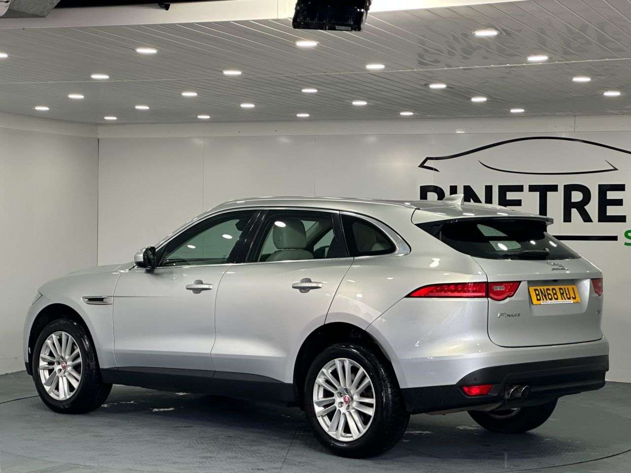 2018 JAGUAR F-PACE 2018 JAGUAR F-PACE