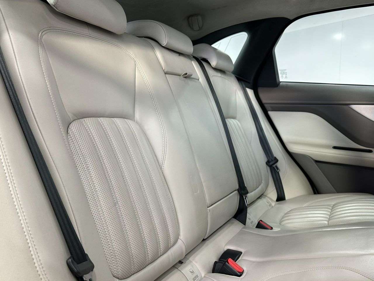 2018 JAGUAR F-PACE 2018 JAGUAR F-PACE