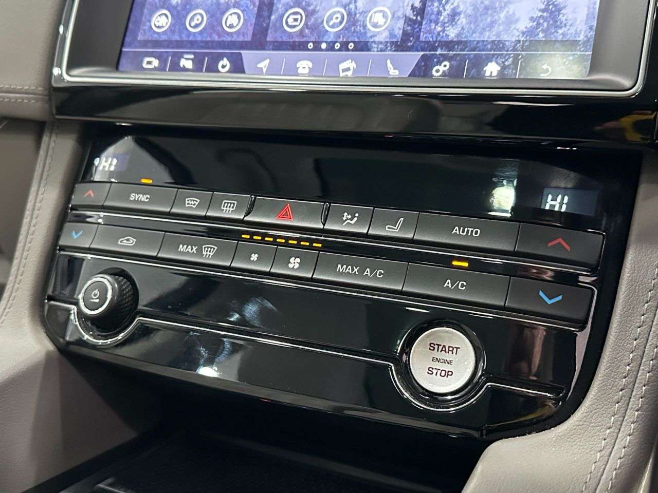 2018 JAGUAR F-PACE 2018 JAGUAR F-PACE