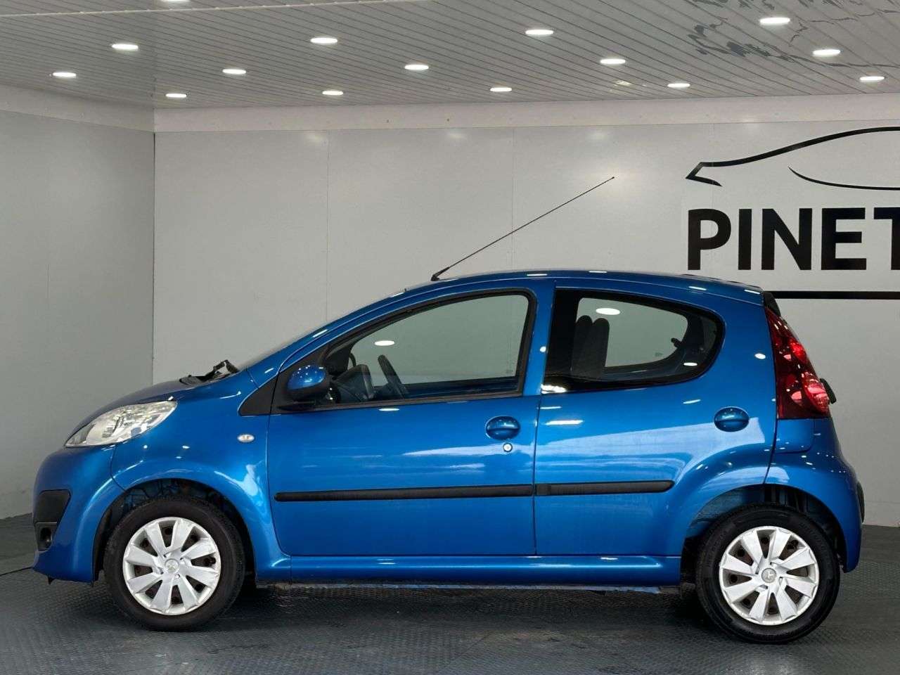 2013 PEUGEOT 107 2013 PEUGEOT 107