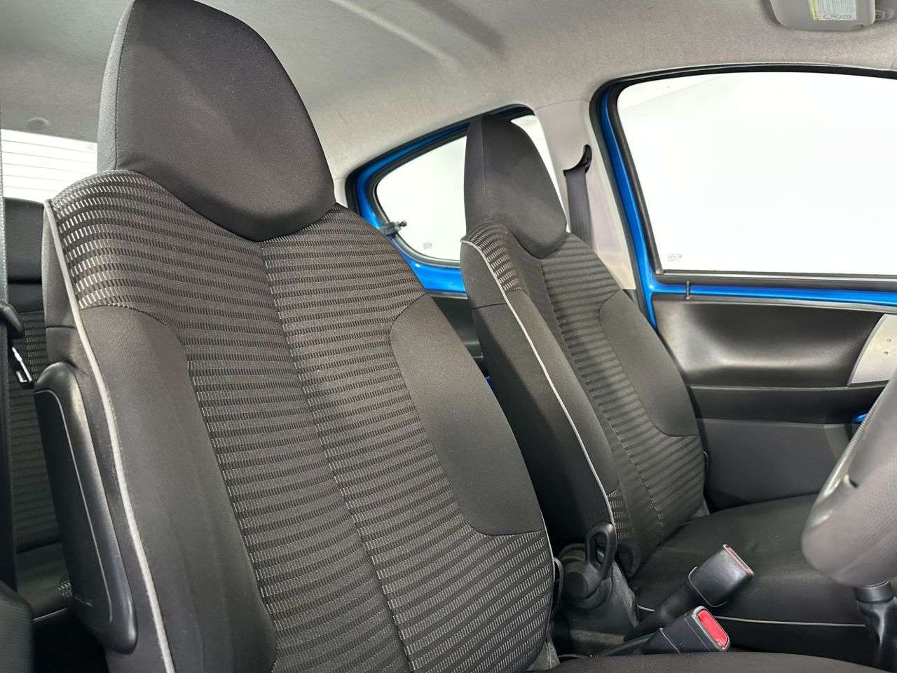 2013 PEUGEOT 107 2013 PEUGEOT 107