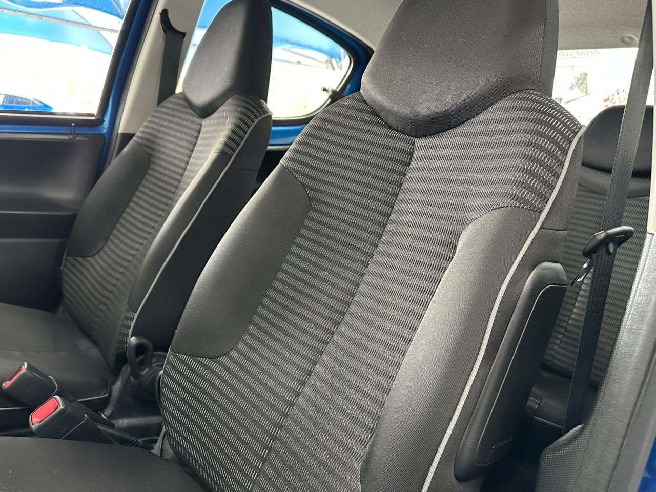 2013 PEUGEOT 107 2013 PEUGEOT 107