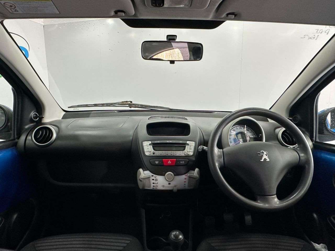 2013 PEUGEOT 107 2013 PEUGEOT 107