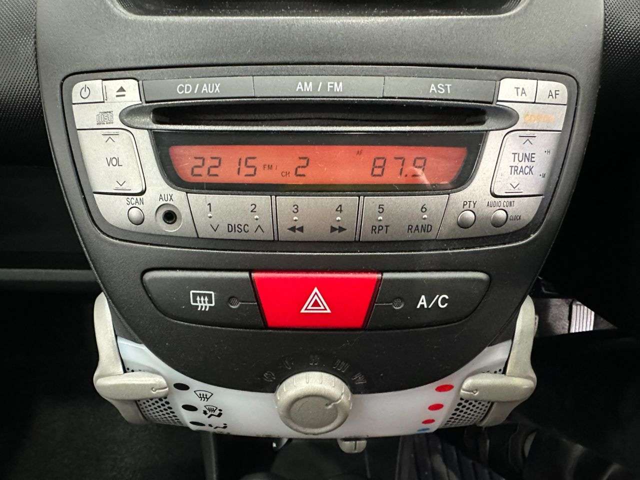 2013 PEUGEOT 107 2013 PEUGEOT 107