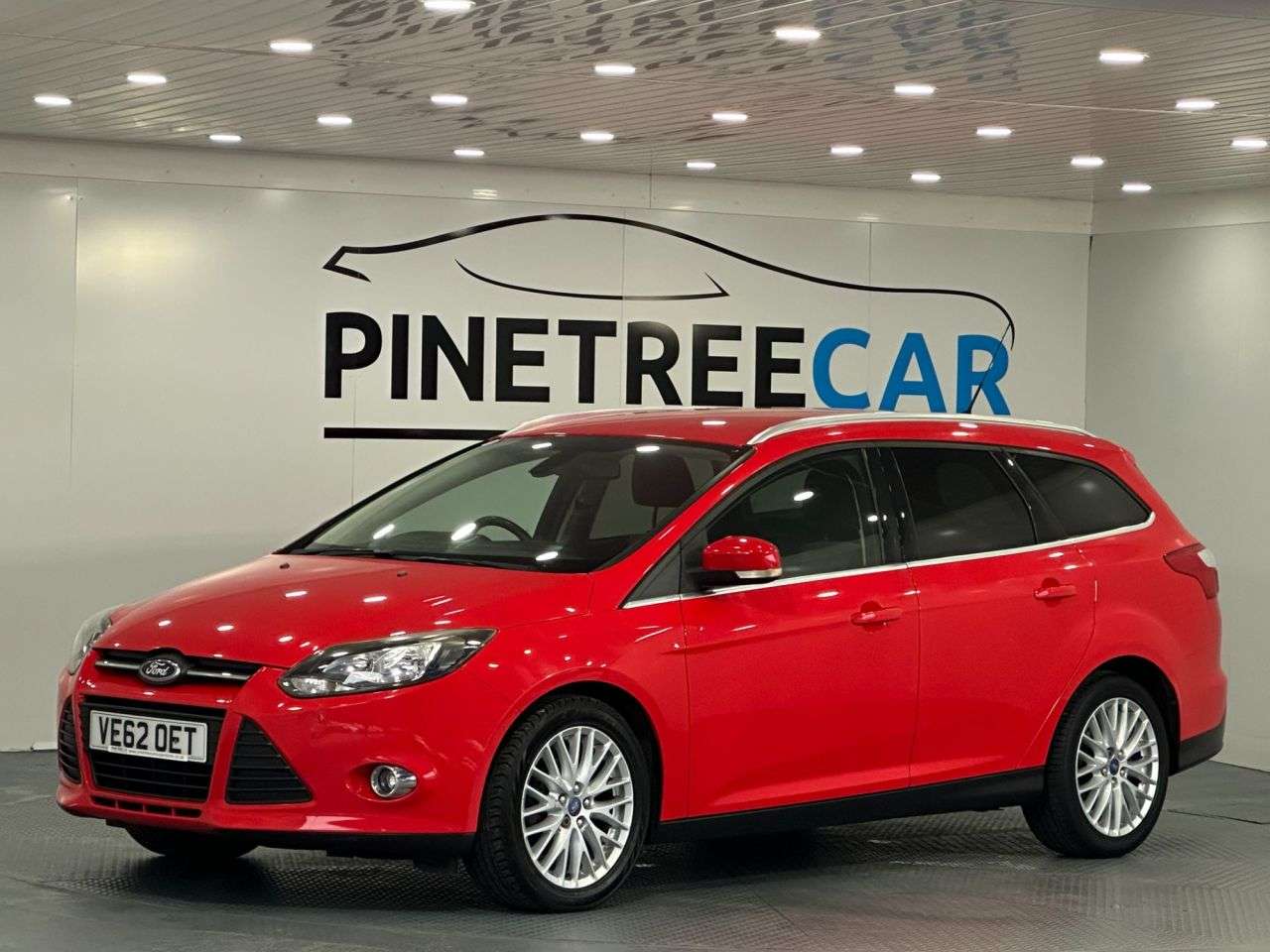 A 2013 FORD FOCUS 1.0T EcoBoost Zetec Estate 5dr Petrol Manual Euro 5 (s/s) (125 ps) A 2013 FORD FOCUS 1.0T EcoBoost Zetec Estate 5dr Petrol Manual Euro 5 (s/s) (125 ps)