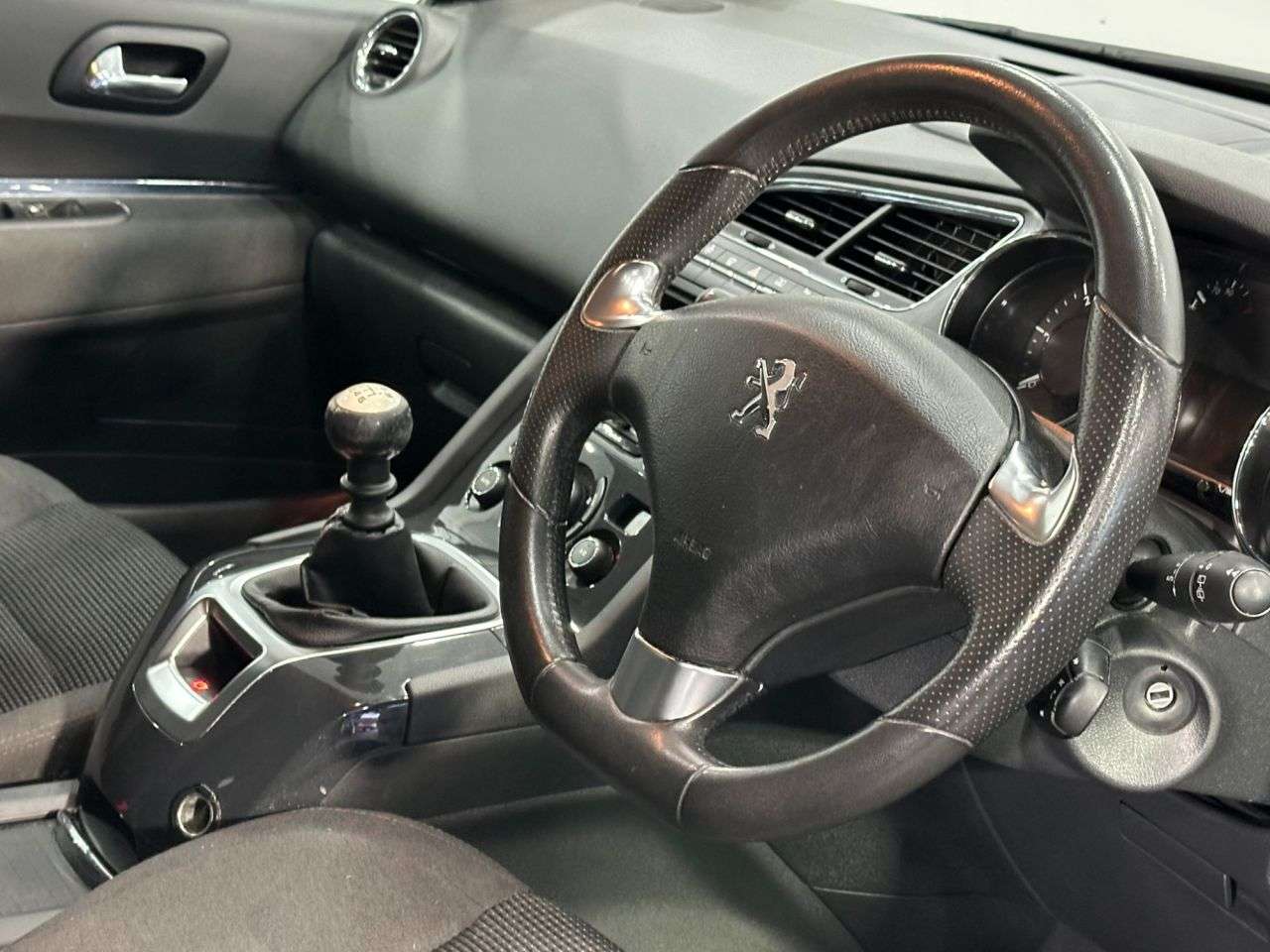 2016 PEUGEOT 5008 2016 PEUGEOT 5008