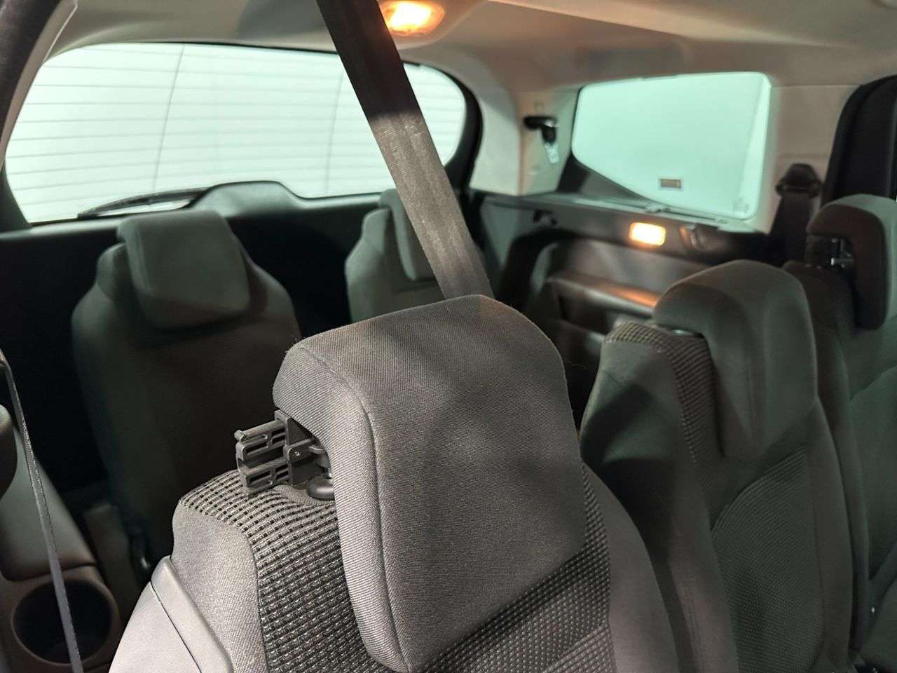 2016 PEUGEOT 5008 2016 PEUGEOT 5008