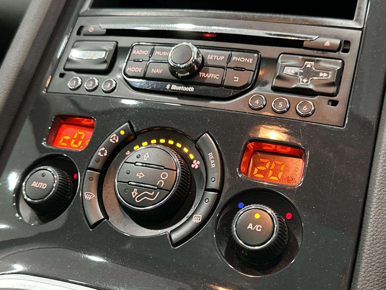 2016 PEUGEOT 5008 2016 PEUGEOT 5008