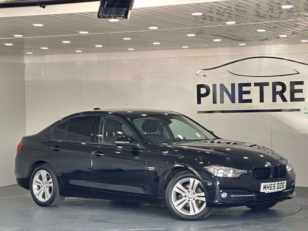 A 2015 BMW 3 SERIES 1.5 318i Sport Saloon 4dr Petrol Manual Euro 6 (s/s) (136 ps) A 2015 BMW 3 SERIES 1.5 318i Sport Saloon 4dr Petrol Manual Euro 6 (s/s) (136 ps)