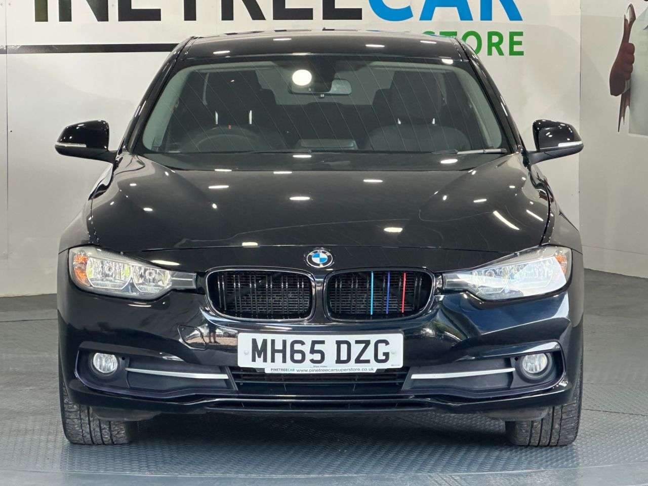 A 2015 BMW 3 SERIES 1.5 318i Sport Saloon 4dr Petrol Manual Euro 6 (s/s) (136 ps) A 2015 BMW 3 SERIES 1.5 318i Sport Saloon 4dr Petrol Manual Euro 6 (s/s) (136 ps)