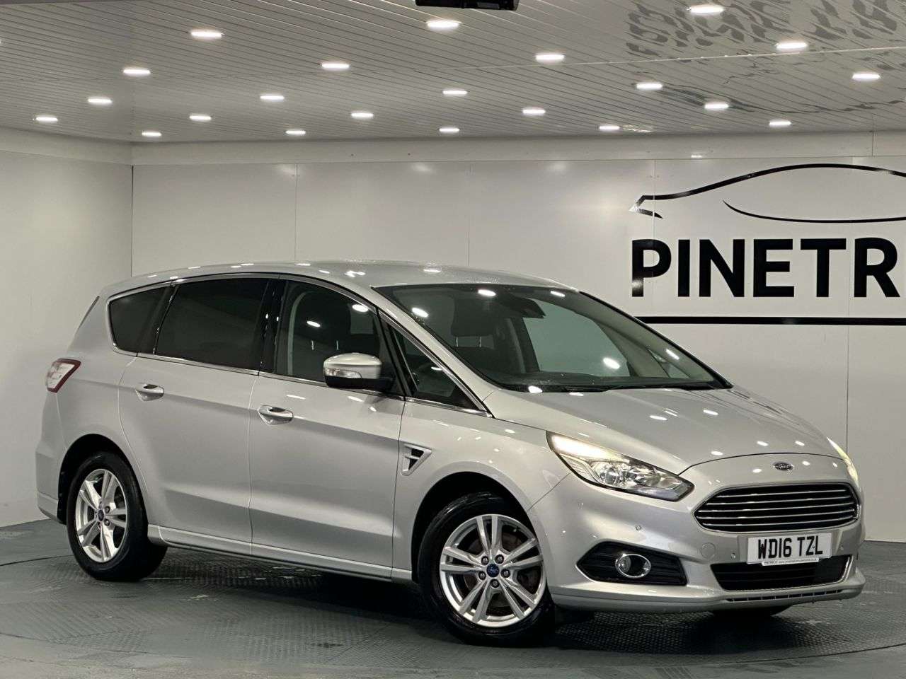 A 2016 FORD S-MAX 2.0 TDCi Titanium MPV 5dr Diesel Manual Euro 6 (s/s) (150 ps) A 2016 FORD S-MAX 2.0 TDCi Titanium MPV 5dr Diesel Manual Euro 6 (s/s) (150 ps)