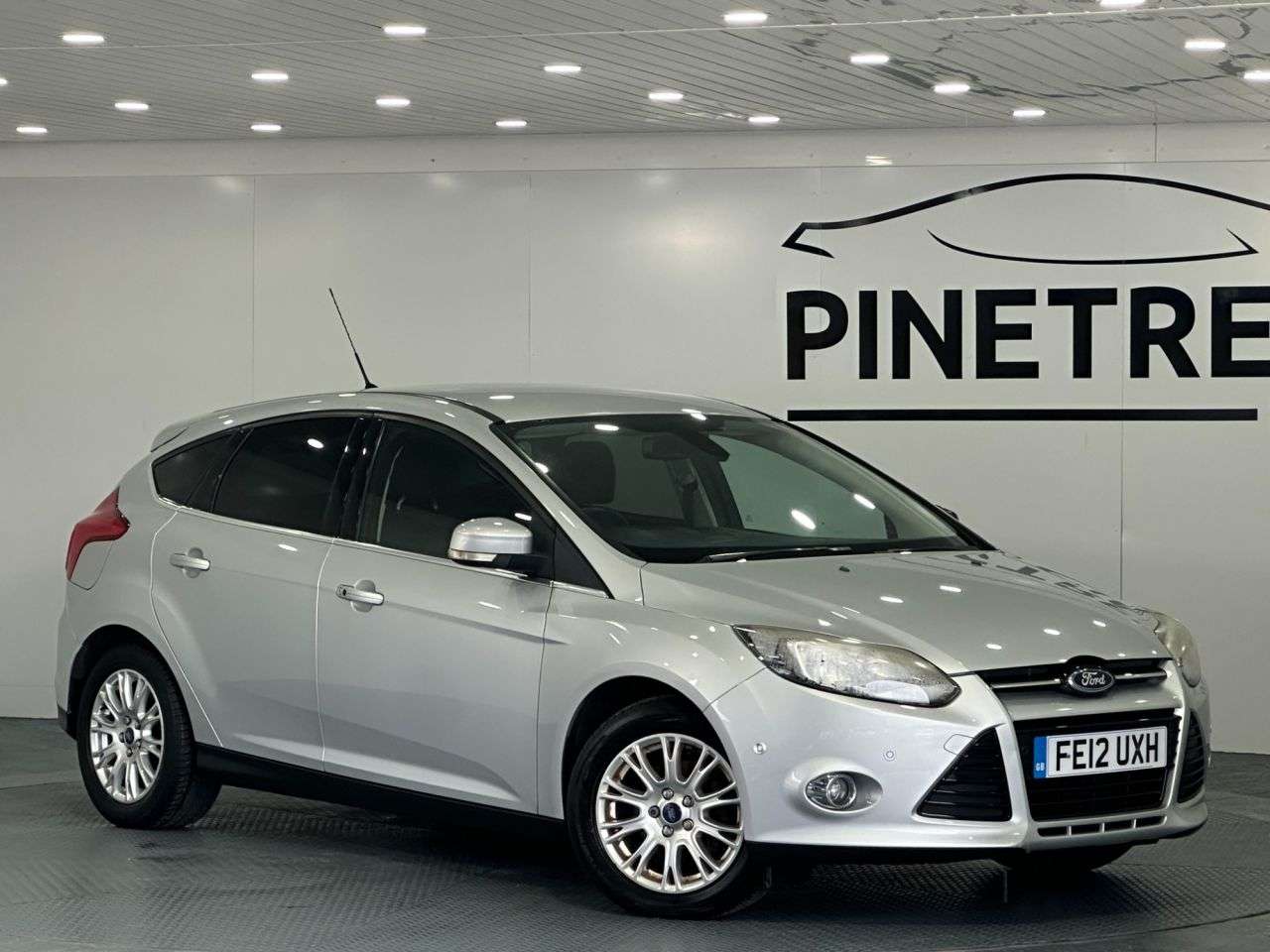 A 2012 FORD FOCUS 1.6 Titanium Hatchback 5dr Petrol Manual Euro 5 (125 ps) A 2012 FORD FOCUS 1.6 Titanium Hatchback 5dr Petrol Manual Euro 5 (125 ps)