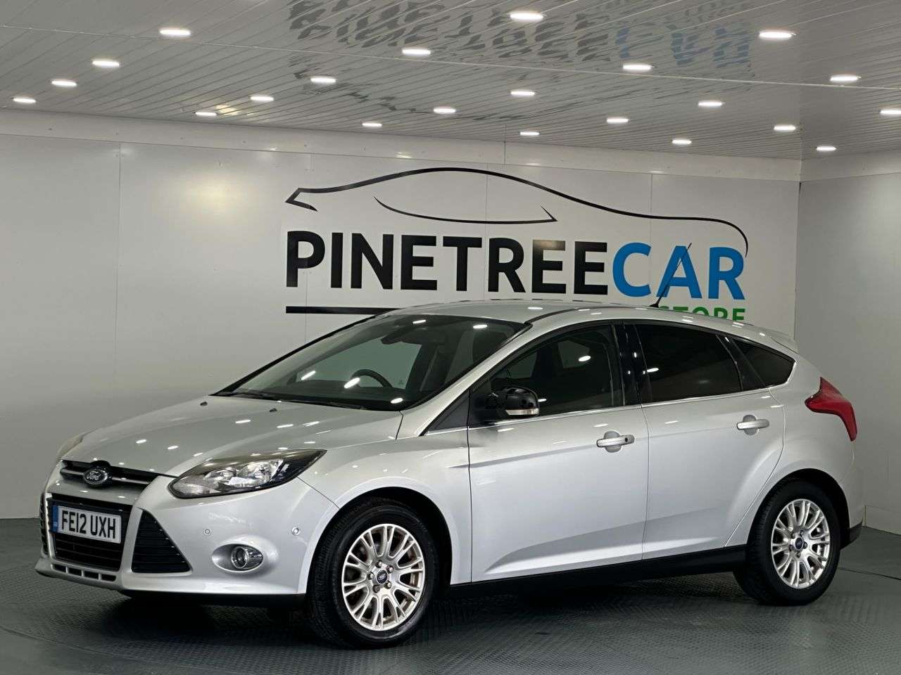 A 2012 FORD FOCUS 1.6 Titanium Hatchback 5dr Petrol Manual Euro 5 (125 ps) A 2012 FORD FOCUS 1.6 Titanium Hatchback 5dr Petrol Manual Euro 5 (125 ps)