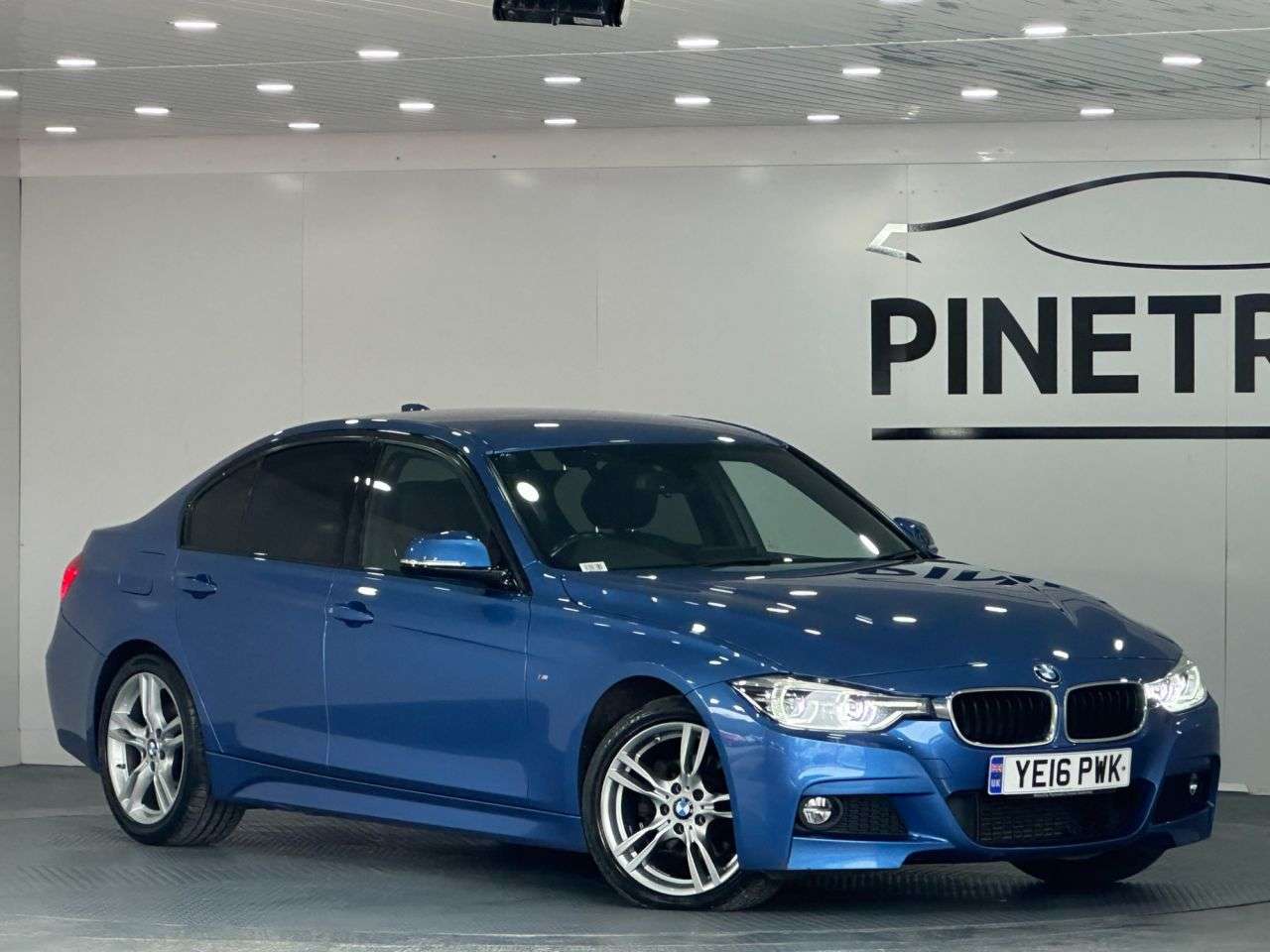 A 2016 BMW 3 SERIES 2.0 320d M Sport Saloon 4dr Diesel Auto Euro 6 (s/s) (190 ps) A 2016 BMW 3 SERIES 2.0 320d M Sport Saloon 4dr Diesel Auto Euro 6 (s/s) (190 ps)