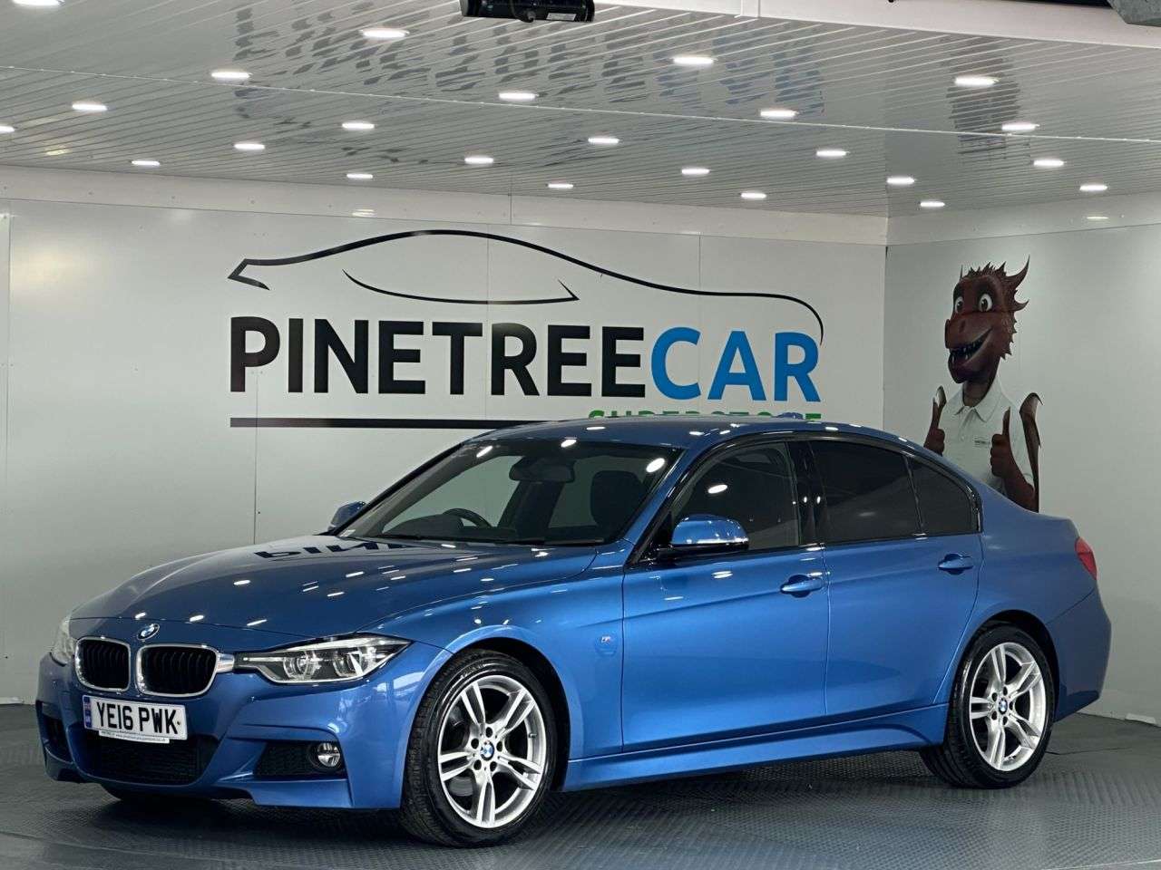 A 2016 BMW 3 SERIES 2.0 320d M Sport Saloon 4dr Diesel Auto Euro 6 (s/s) (190 ps) A 2016 BMW 3 SERIES 2.0 320d M Sport Saloon 4dr Diesel Auto Euro 6 (s/s) (190 ps)