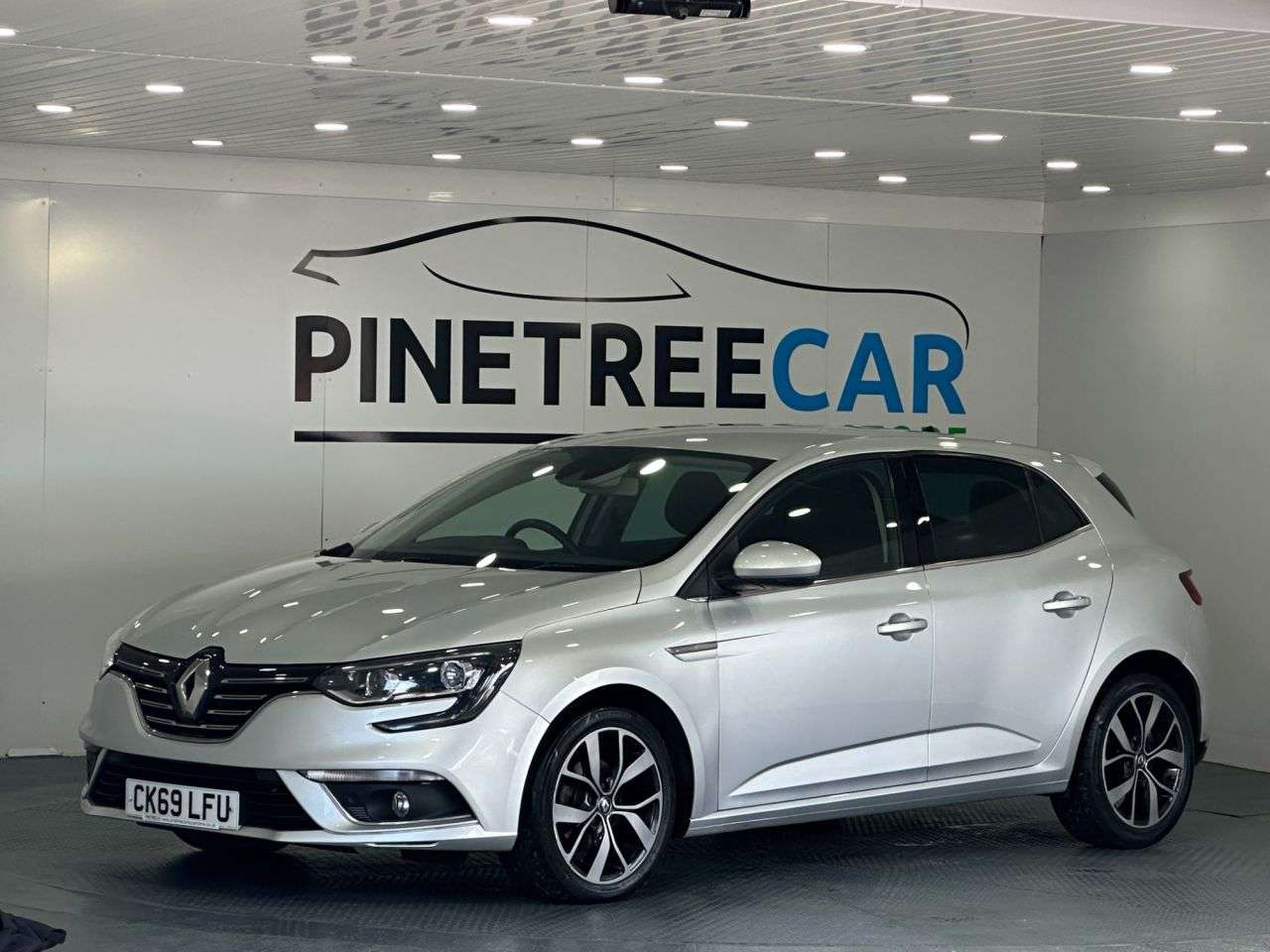 A 2019 RENAULT MEGANE 1.5 Blue dCi Iconic Hatchback 5dr Diesel Manual Euro 6 (s/s) (115 ps) A 2019 RENAULT MEGANE 1.5 Blue dCi Iconic Hatchback 5dr Diesel Manual Euro 6 (s/s) (115 ps)