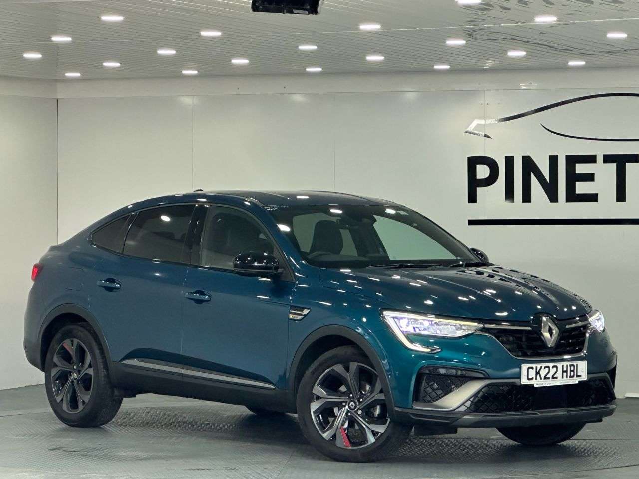 A 2022 RENAULT ARKANA 1.3 TCe MHEV r.s. line SUV 5dr Petrol EDC 2WD Euro 6 (s/s) (140 ps) A 2022 RENAULT ARKANA 1.3 TCe MHEV r.s. line SUV 5dr Petrol EDC 2WD Euro 6 (s/s) (140 ps)