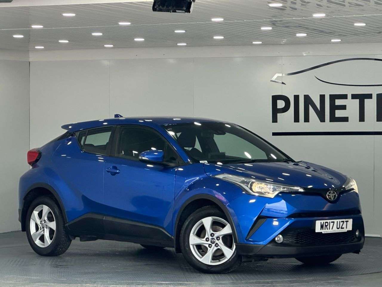 A 2017 TOYOTA C-HR 1.2 VVT-i Icon SUV 5dr Petrol Manual Euro 6 (s/s) (115 ps) A 2017 TOYOTA C-HR 1.2 VVT-i Icon SUV 5dr Petrol Manual Euro 6 (s/s) (115 ps)