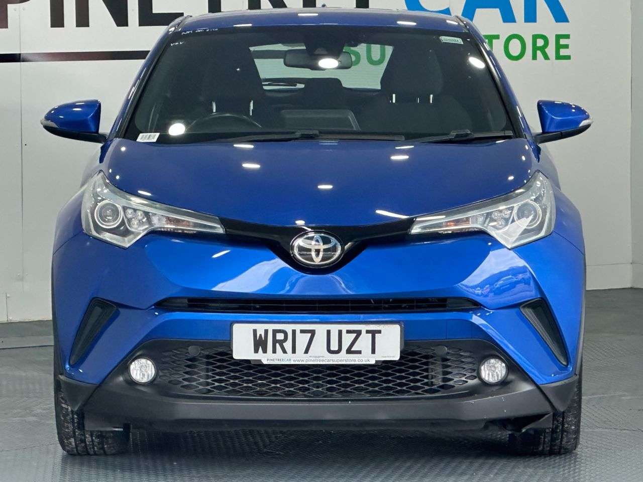 A 2017 TOYOTA C-HR 1.2 VVT-i Icon SUV 5dr Petrol Manual Euro 6 (s/s) (115 ps) A 2017 TOYOTA C-HR 1.2 VVT-i Icon SUV 5dr Petrol Manual Euro 6 (s/s) (115 ps)