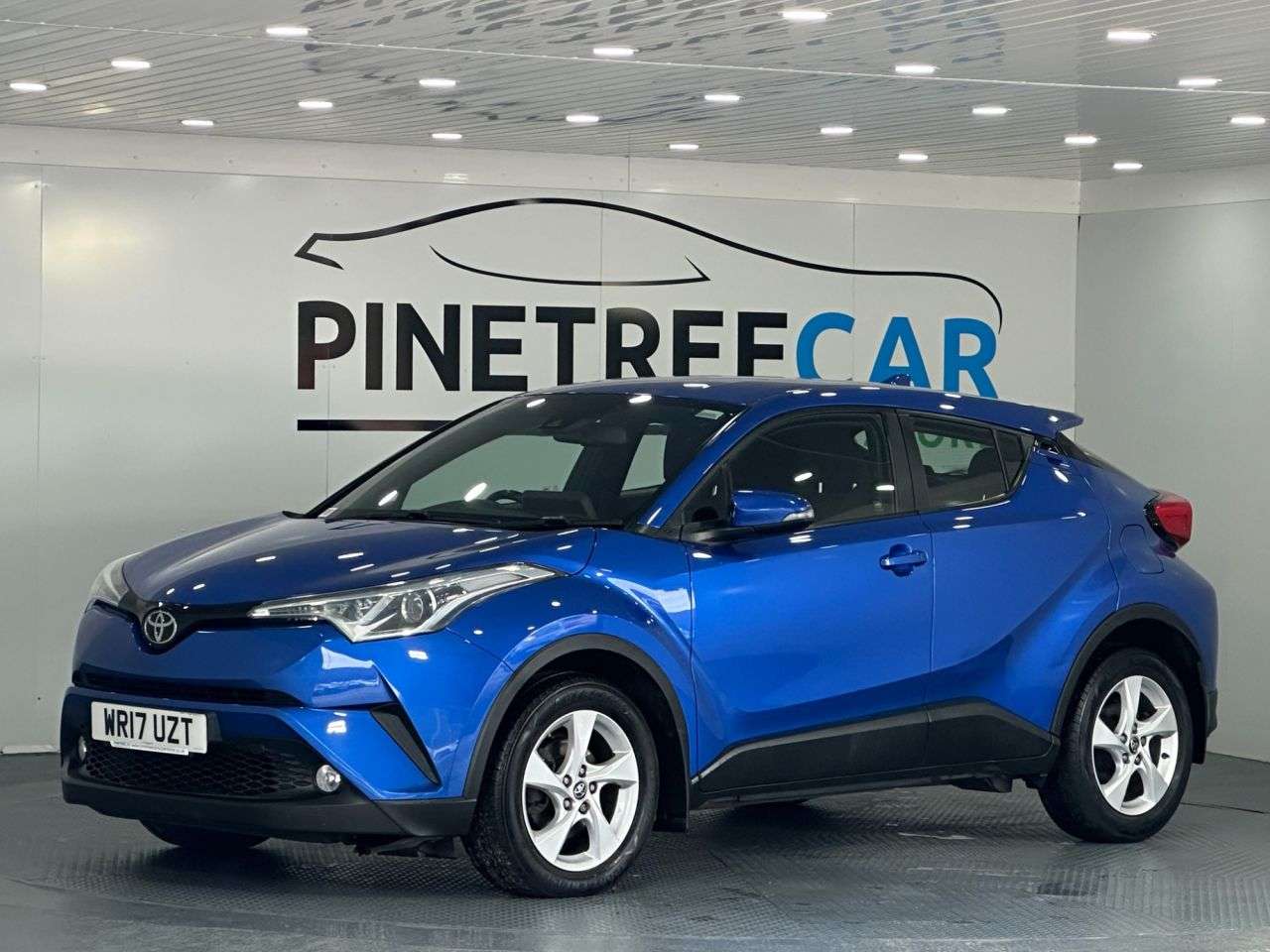 A 2017 TOYOTA C-HR 1.2 VVT-i Icon SUV 5dr Petrol Manual Euro 6 (s/s) (115 ps) A 2017 TOYOTA C-HR 1.2 VVT-i Icon SUV 5dr Petrol Manual Euro 6 (s/s) (115 ps)
