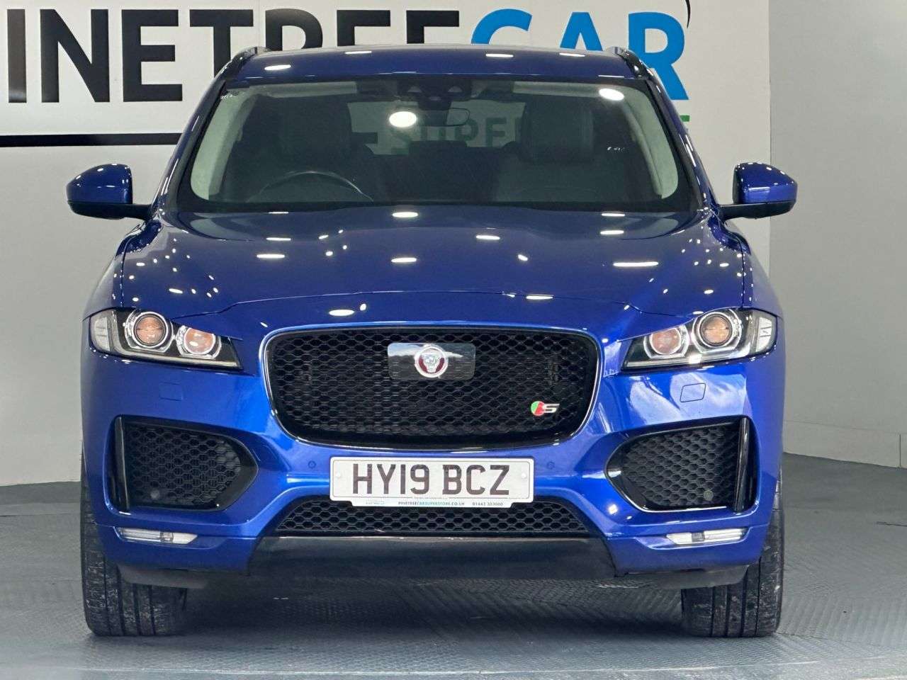 A 2019 JAGUAR F-PACE 3.0 D300 V6 S SUV 5dr Diesel Auto AWD Euro 6 (s/s) (300 ps) A 2019 JAGUAR F-PACE 3.0 D300 V6 S SUV 5dr Diesel Auto AWD Euro 6 (s/s) (300 ps)
