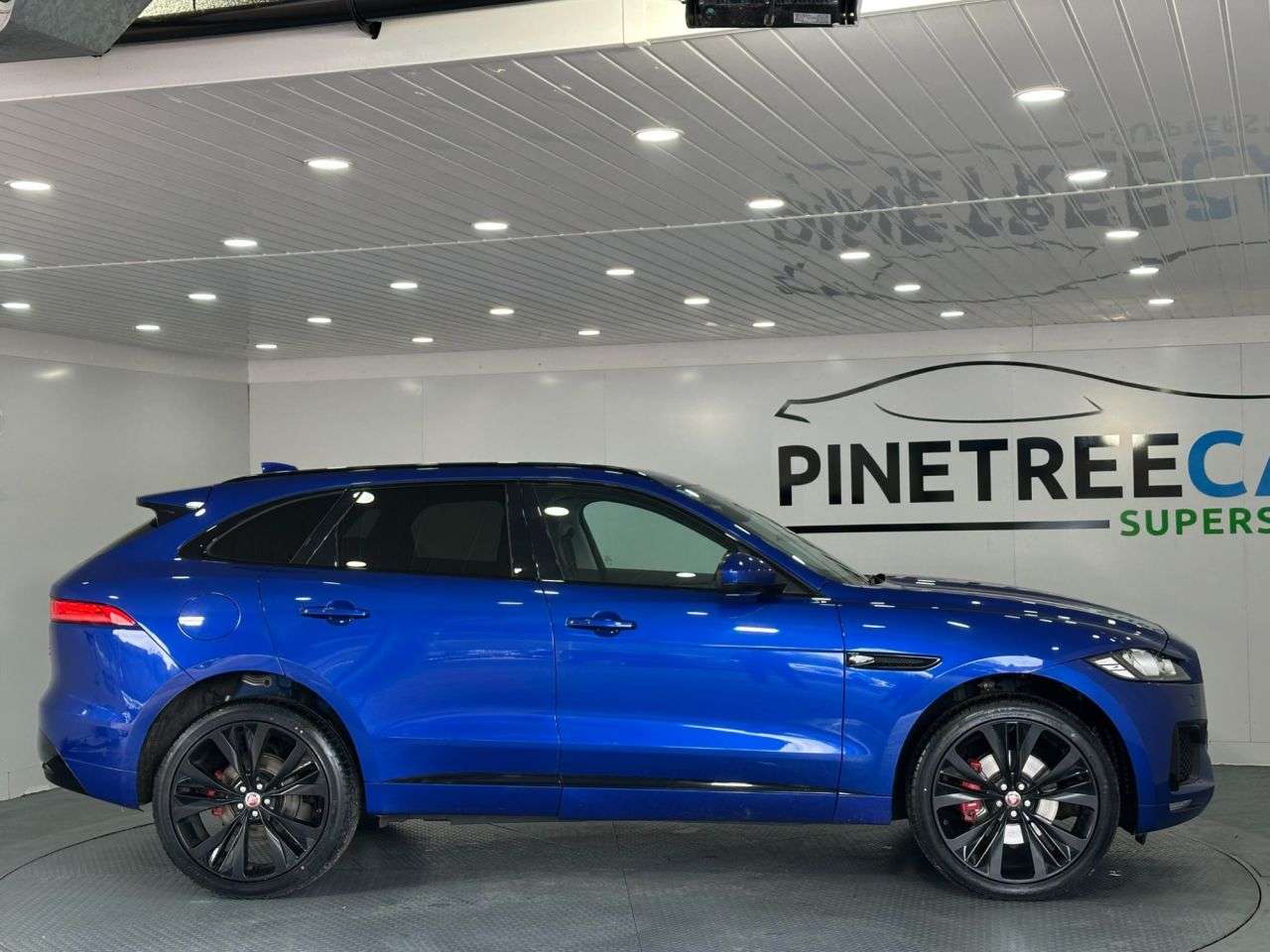 2019 JAGUAR F-PACE 2019 JAGUAR F-PACE