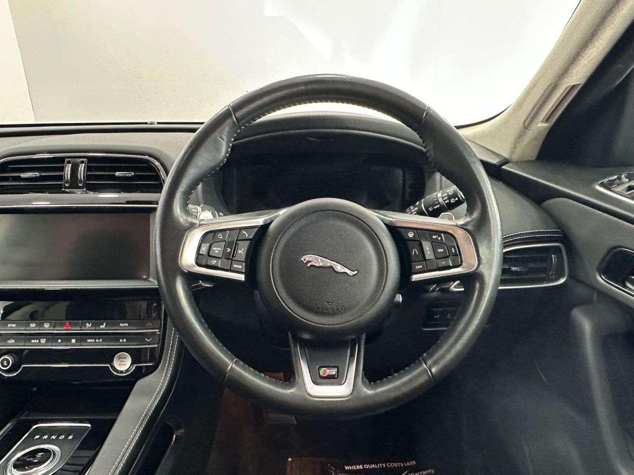 2019 JAGUAR F-PACE 2019 JAGUAR F-PACE
