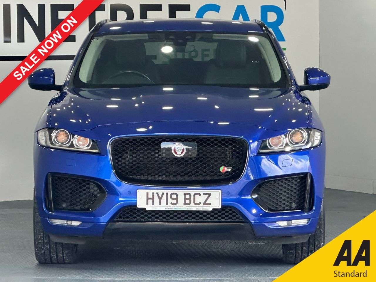 A 2019 JAGUAR F-PACE 3.0 D300 V6 S SUV 5dr Diesel Auto AWD Euro 6 (s/s) (300 ps) A 2019 JAGUAR F-PACE 3.0 D300 V6 S SUV 5dr Diesel Auto AWD Euro 6 (s/s) (300 ps)