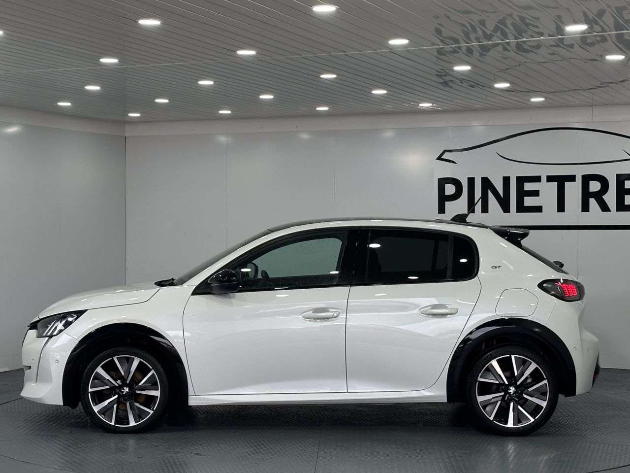 2021 PEUGEOT 208 2021 PEUGEOT 208