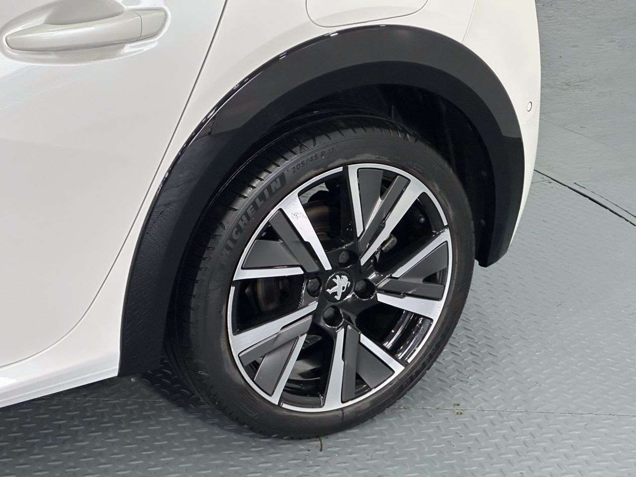 2021 PEUGEOT 208 2021 PEUGEOT 208