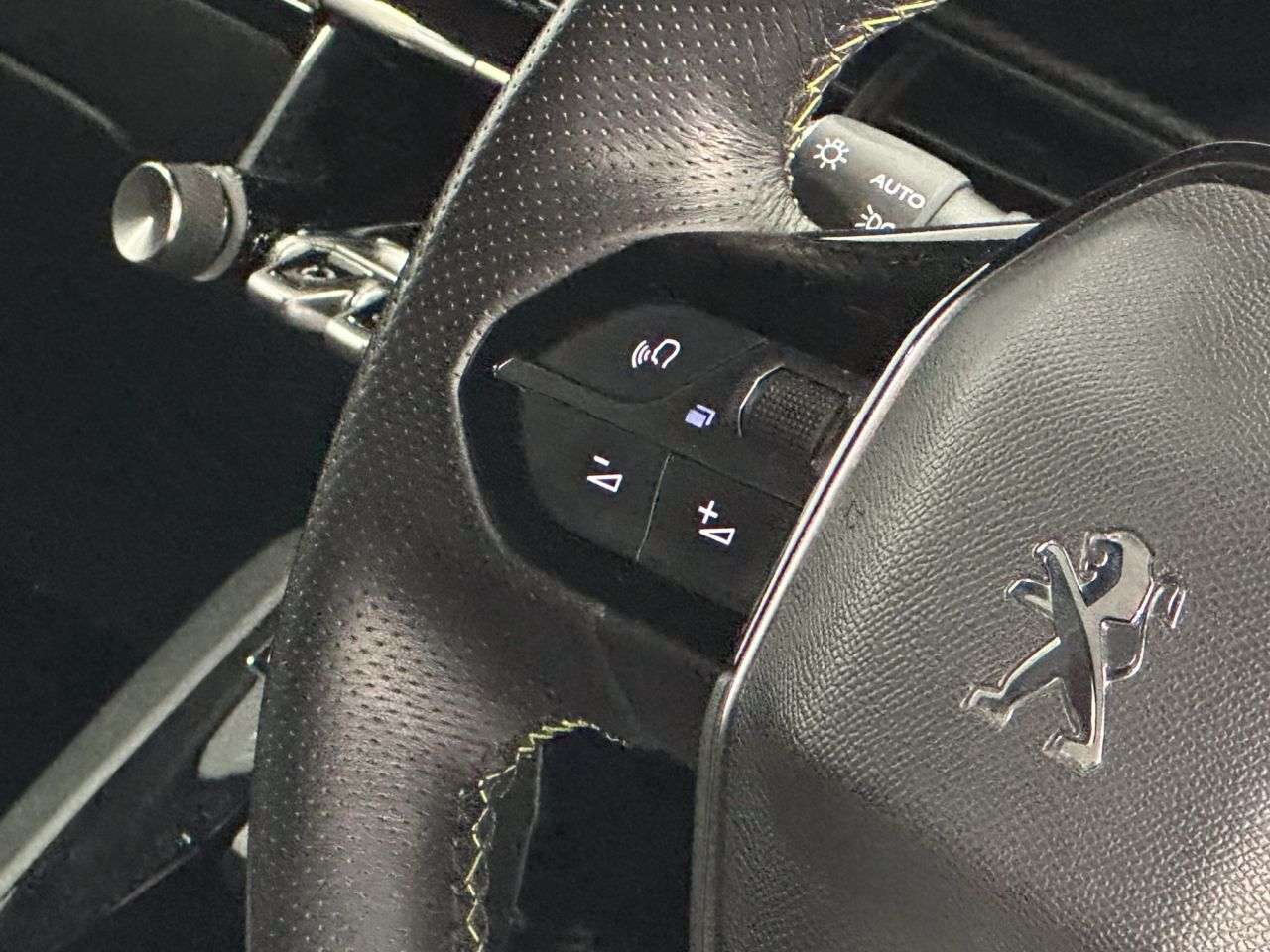 2021 PEUGEOT 208 2021 PEUGEOT 208