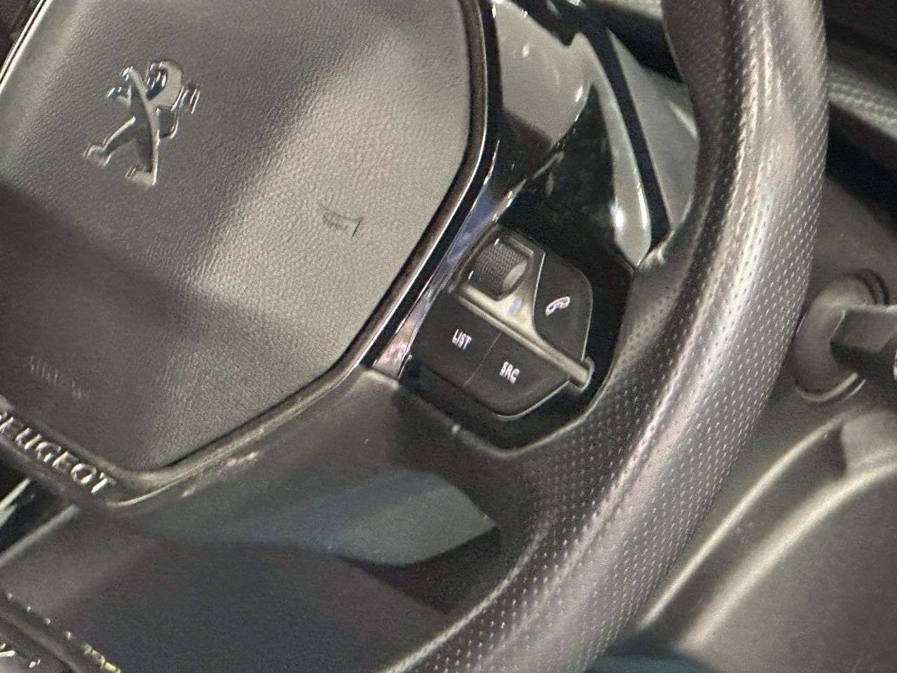 2021 PEUGEOT 208 2021 PEUGEOT 208