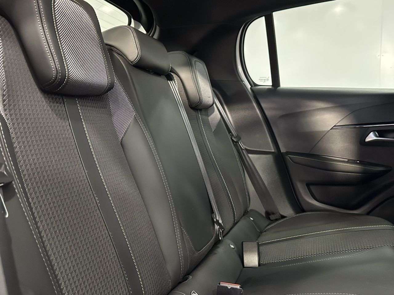 2021 PEUGEOT 208 2021 PEUGEOT 208